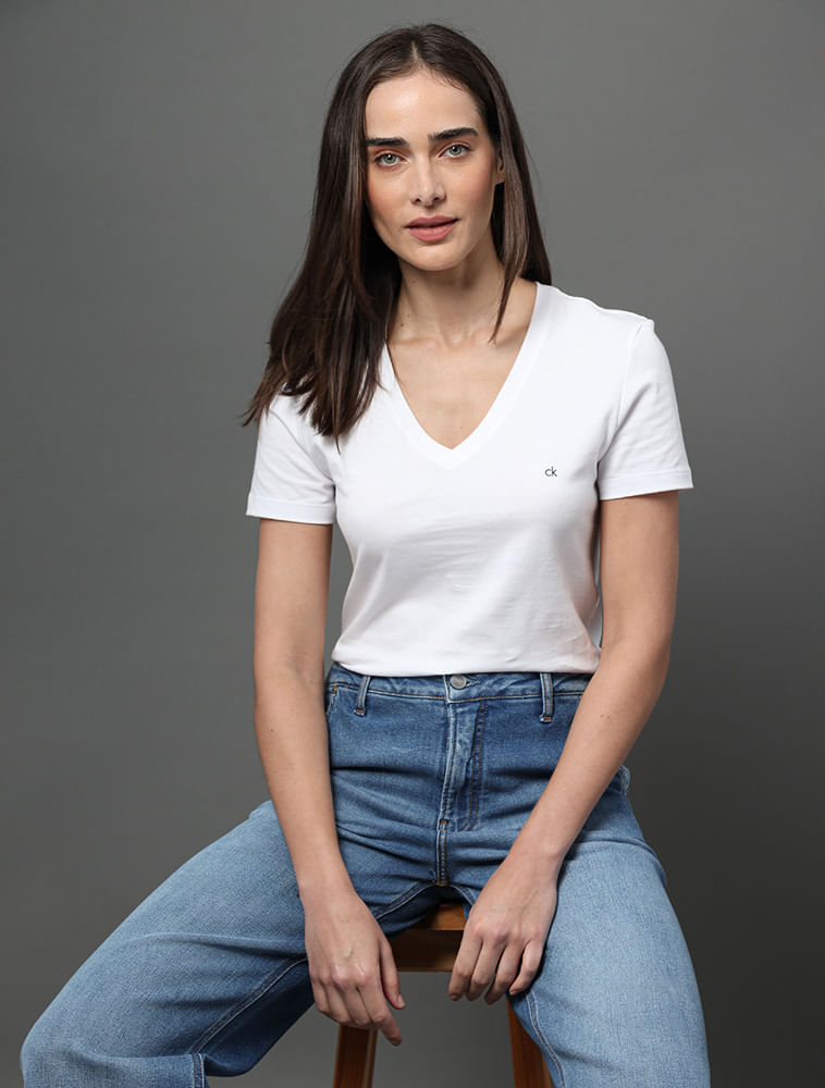 Miniatura Camiseta Feminina Lisa Decote v Recorte Lateral Calvin Klein - Branco Camiseta Feminina Lisa Decote v Recorte Lateral Calvin Klein Branco g