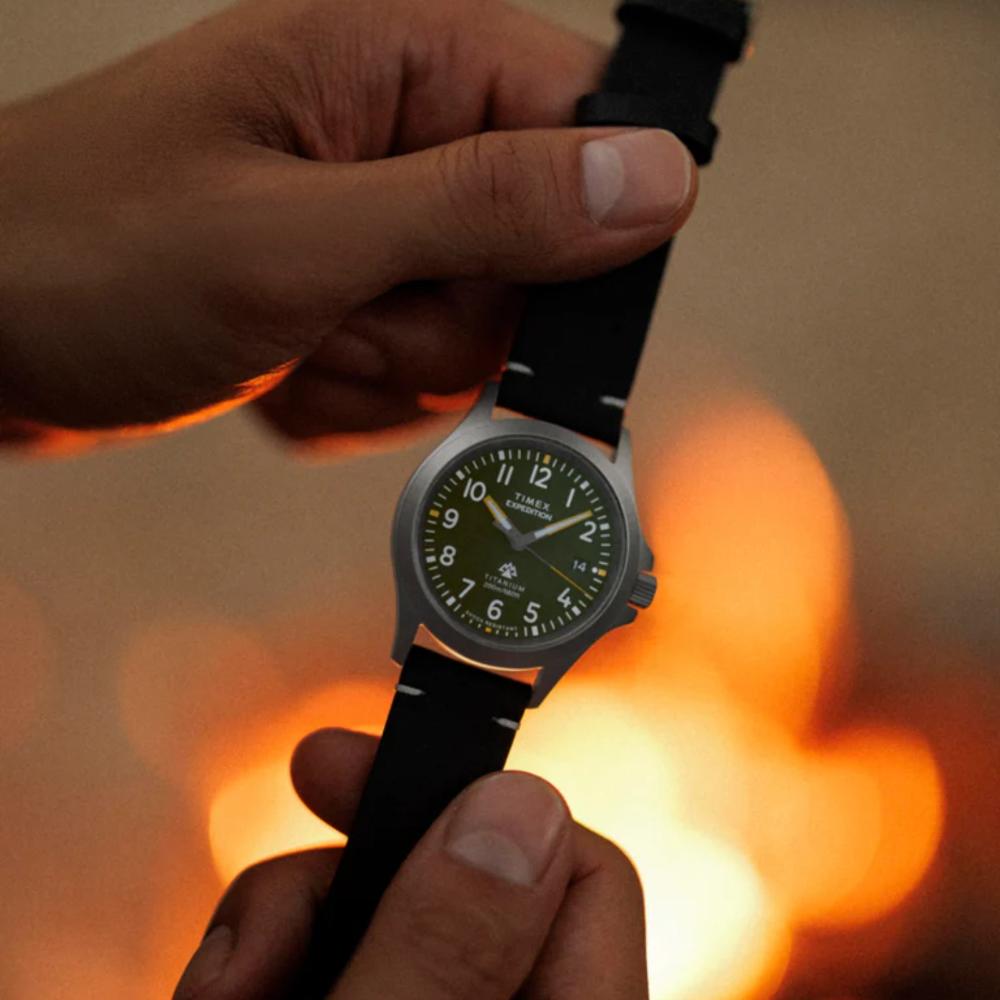 Miniatura Relógio Timex Expedition North Titanium TW2W78100