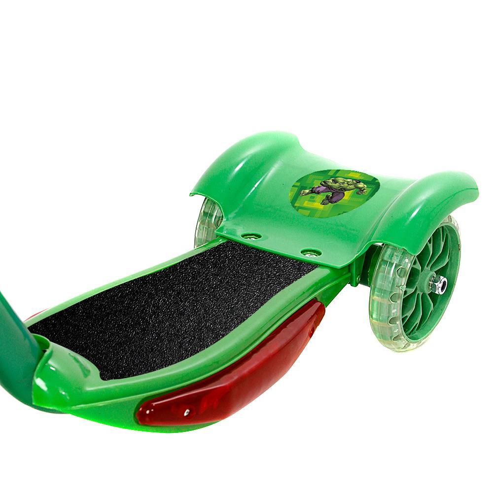 Brinquedo Patinete Infantil Hulk 3 Rodas Com Luz E Som