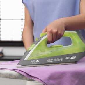 Ferro de Passar a Vapor Arno Ecogliss FEC1 com Spray e Base Cerâmica - Verde 110V